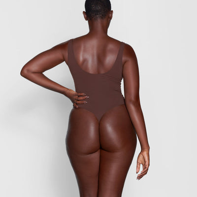 NUDE FEEL RACER BACK - DARK BROWN