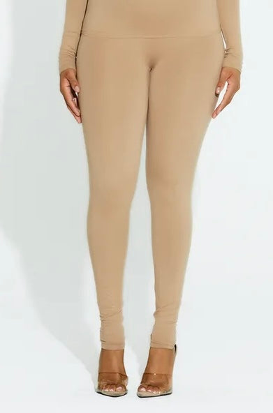 THE BARELY-THERE SEAMLESS PANTS