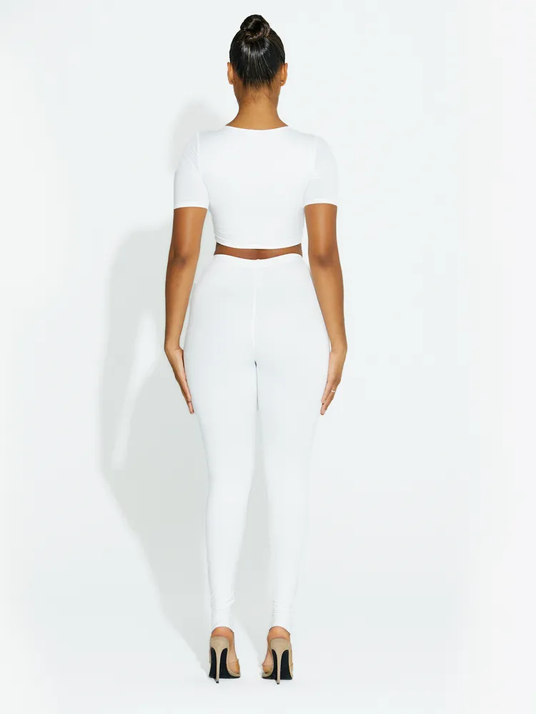 THE BARELY-THERE SEAMLESS PANTS
