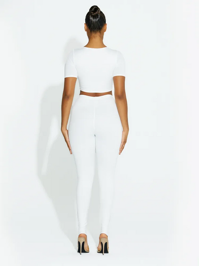 THE BARELY-THERE SEAMLESS PANTS